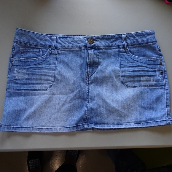 SO Dresses & Skirts - SO Denim Skirt